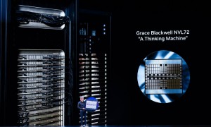 原创 
            特朗普允许黄仁勋售卖H200，这道口子一开，中美未来地位已定调