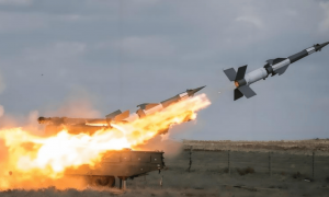 200多名乌克兰专家上阵指挥，俄军趁机击落无人机，不到一天行动被叫停