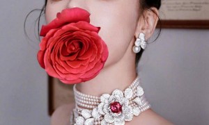 迪丽热巴滞留迪拜已经三天！缺席迪奥大秀团队备受质疑